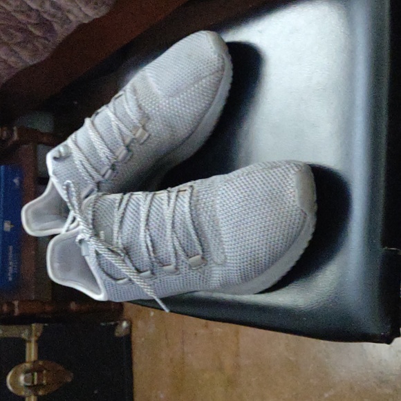 Pair of grey Adidas tubular - Picture 3 of 4